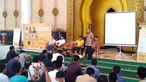 Foto Seminar 1 Masjid 1 Komunitas 1 Usaha di Masjid Raya Mujahidin Pontianak